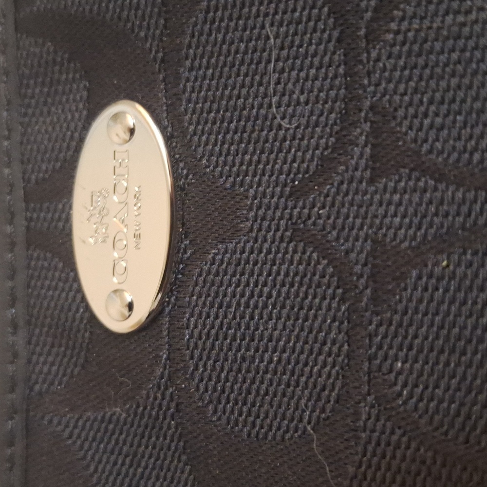 Coach Signature Black Wristlet - Picture 3 of 7